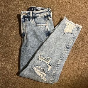 Hollister Ultra-High Rise Mom Jean